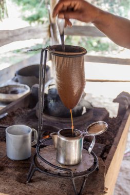 Sierra Maestra dağ silsilesi, Küba hazırlanmasında kahve geleneksel yolu