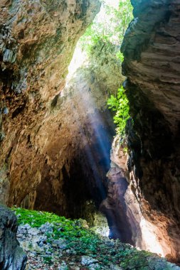 Cueva El Jardin (Bahçe mağara), Candelaria parçası karmaşık, Mucbilha Köyü, Guatemala yakınındaki mağara