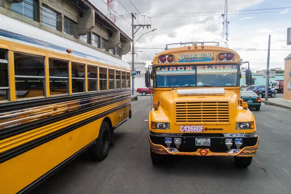 Quetzaltenango Guatemala Marzo 2016 Autobus Colorati Polli Scuolabus Americani Viaggiano — Foto Stock