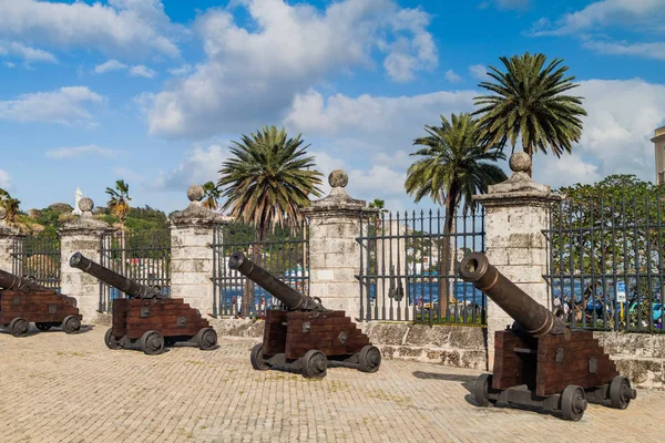 Toplar, Castillo de la Havana, Küba'da gerçek Fuerza (Kraliyet kuvvetleri Kalesi)