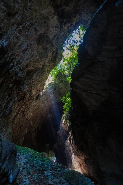 Cueva El Jardin (Bahçe mağara), Candelaria parçası karmaşık, Mucbilha Köyü, Guatemala yakınındaki mağara