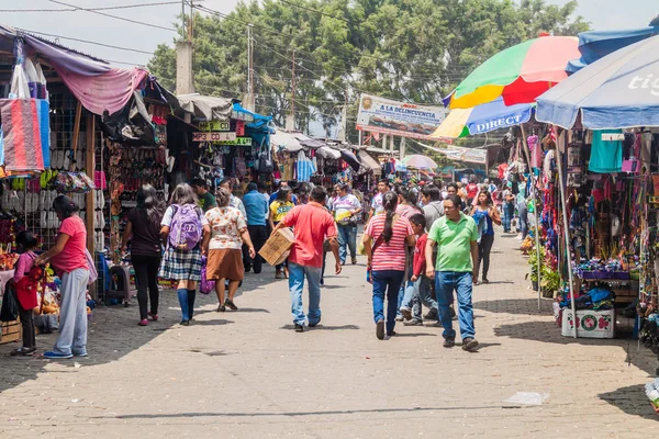 Antigua Guatemala Mars 2016 Människor Vandrar Marknaden Antigua Guatemala City — Stockfoto