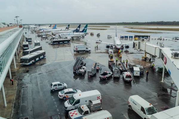 Cancun Mexico Feb 2016 Vliegtuigen Internationale Luchthaven Van Cancun Mexico — Stockfoto