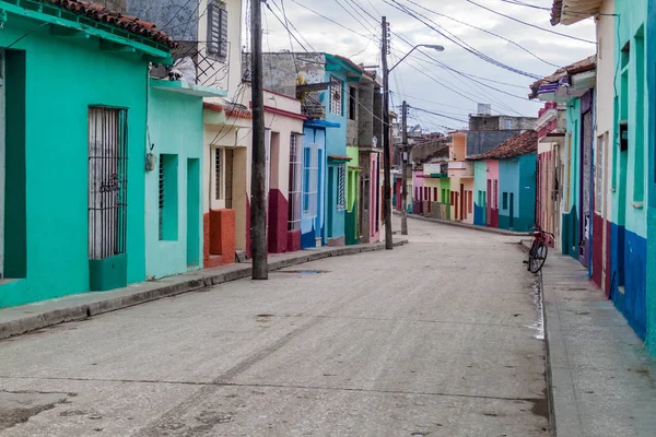 Sancti Spiritus, Küba'da renkli evleri ile sokak