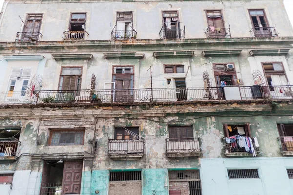 Dilipitated Byggnad Gamla Havanna Kuba — Stockfoto