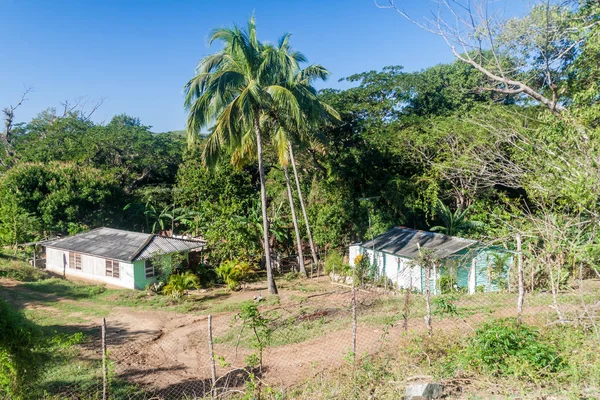 Santiago de Cuba, Cuba yakınındaki küçük köy