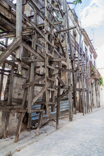 Andamios Madera Que Sostienen Edificio Ruinas Habana Cuba — Foto de Stock