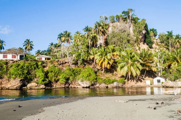 Baracoa, Küba yakınındaki Rio Miel Nehri'nin ağzında