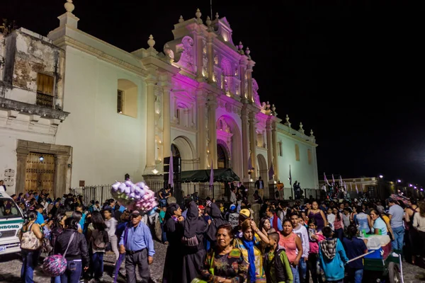 Antigua Guatemala Marzo 2016 Participantes Procesión Del Viernes Santo Pasan — Foto de Stock