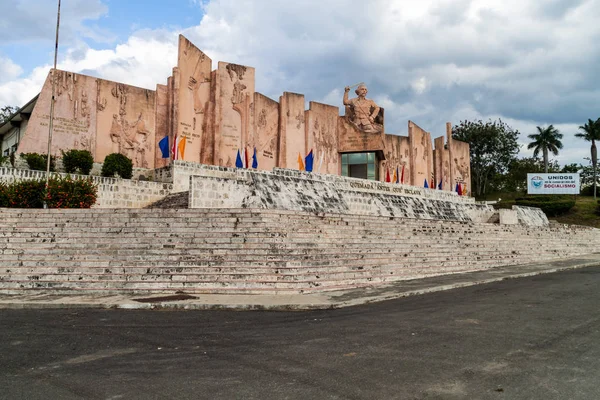 Лас Тунас Куба Jan 2016 Памятник Висенте Гарсии Гонсалеса Площади — стоковое фото