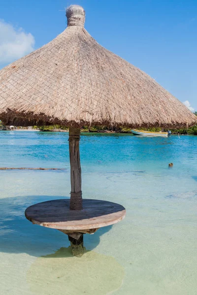 Table Parasol Water Caye Caulker Island Belize — Stock Photo, Image