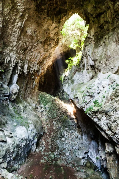 Cueva El Jardin (Bahçe mağara), Candelaria parçası karmaşık, Mucbilha Köyü, Guatemala yakınındaki mağara