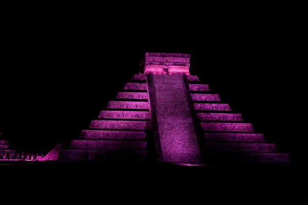 Noční Pohled Pyramidy Kukulkan Starověkého Mayského Města Chichén Itzá Mexiko — Stock fotografie