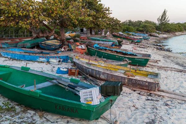 Playa Giron Cuba Feb 2016 Barcos Una Playa Pueblo Playa — Foto de Stock