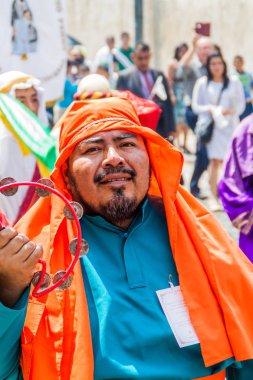 Antigua, Guatemala - 27 Mart 2016: Paskalya Pazar geçit katılımcıların Antigua Guatemala City.