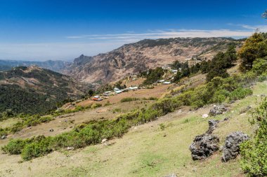 Kuzey Guatemala dağlarında küçük köy