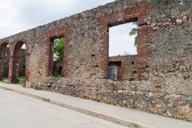 Gibara Köyü, Küba kalede el Cuartelon