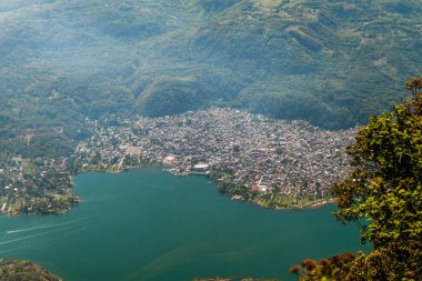 Santiago Atitlan Köyü, Guatemala havadan görünümü