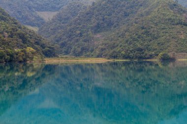 Laguna Brava (Yolnabaj) Gölü, Guatemala