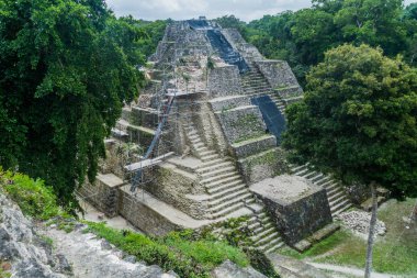 Kuzey Acropolis adlı Yaxha, Guatemala arkeolojik kalıntıları