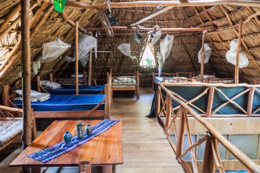 Rio Dulce, Guatemala - 10 Mart 2016: Yurt, Hotel Kangaroo Rio Dulce Nehri, Guatemala yakınında