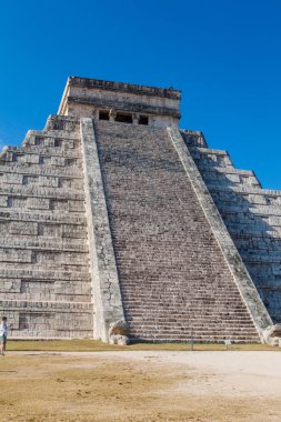 Merdiven piramit tüylü yılan Maya arkeolojik sit Chichen Itza, Meksika