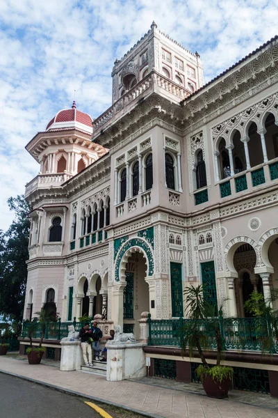 Cienfuegos, Cuba - 11 Şubat 2016: Palacio de Valle Cienfuegos, Küba'da bina.