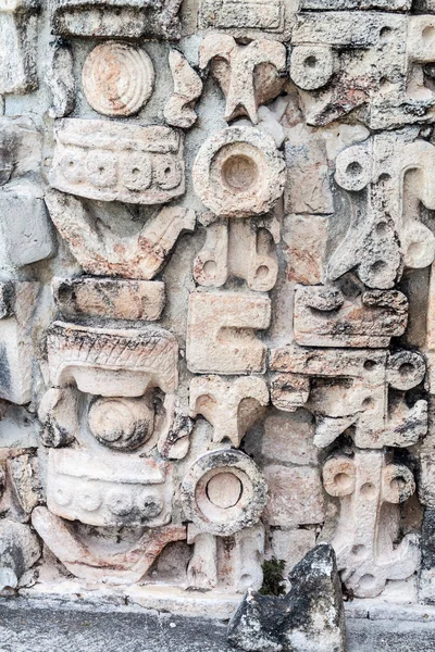 Antik Maya şehir Uxmal, Meksika kalıntıları, detaylı taş oymalar
