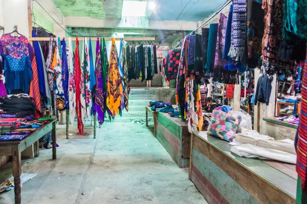 San Mateo Ixtatan Guatemala Março 2016 Roupas Barracas Mercado San — Fotografia de Stock