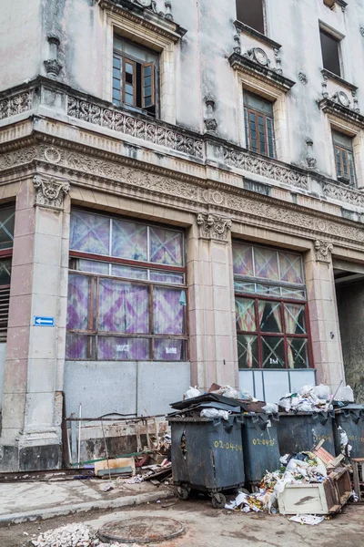 Edificio Desmilitarizado Una Pila Basura Ciudad Habana Cuba — Foto de Stock