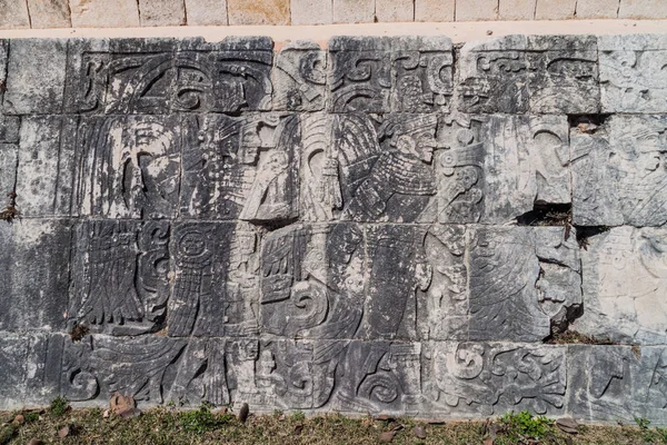 Chichen Itza Meksika Kabartmalar Arkeolojik Büyük Top Oyunu Sarayda Oyuncuların — Stok fotoğraf