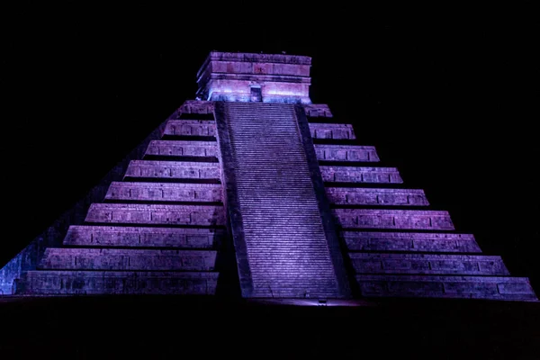 Vista Noturna Pirâmide Kukulkan Antiga Cidade Maia Chichen Itza México — Fotografia de Stock