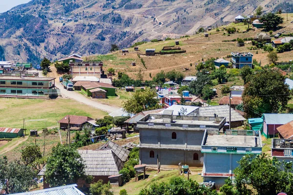 Klein Dorp Bergen Van Noordelijk Guatemala — Stockfoto