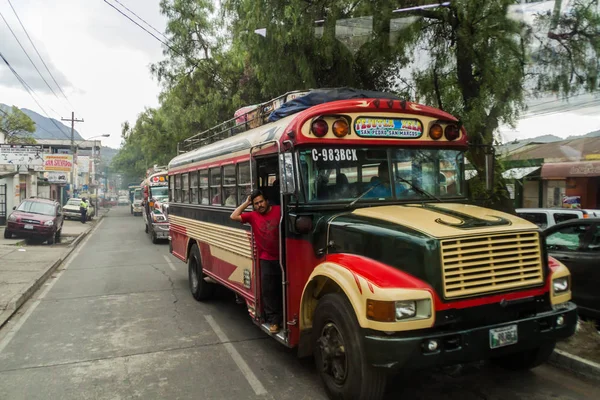 Quetzaltenango Guatemala Marzo 2016 Colores Autobuses Pollo Antiguos Autobuses Escolares — Foto de Stock