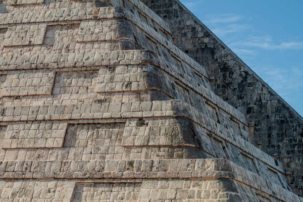 Detalle Los Escalones Pirámide Kukulkan Sitio Arqueológico Maya Chichén Itzá — Foto de Stock