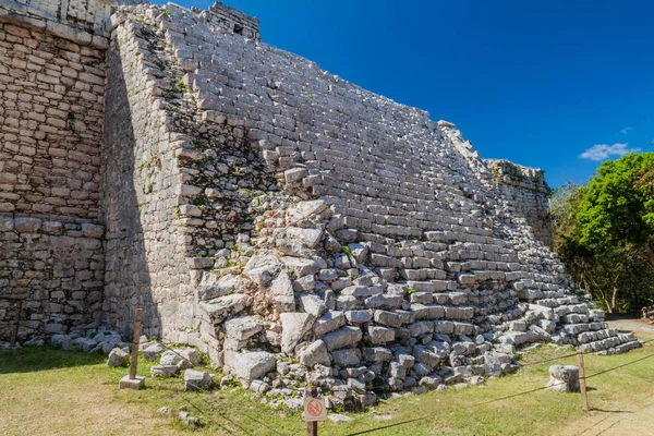 Rahibe manastırı (Edificio de las Monjas) Antik Maya şehri Chichen Itza, Meksika denilen bina