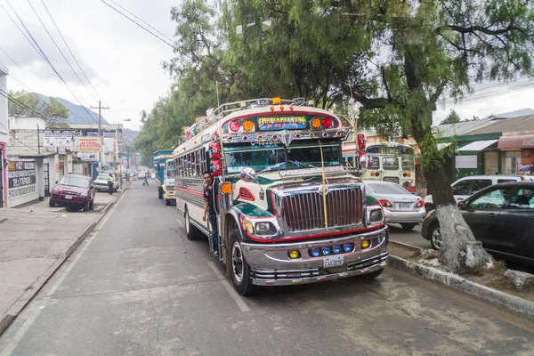 Quetzaltenango Гватемала Марта 2016 Года Красочные Куриные Автобусы Бывшие Школьные — стоковое фото