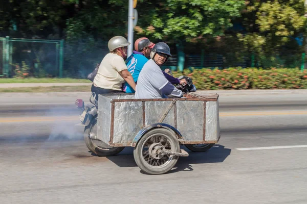 Camaguey Cuba Jan 2016 Moto Com Carro Lateral Camaguey — Fotografia de Stock