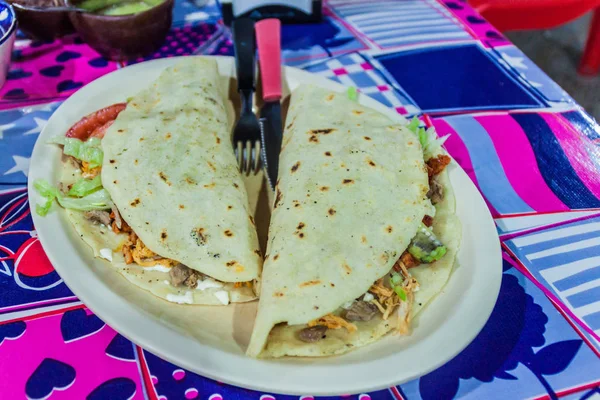 Část Quesadillas Restauraci Tulum Mexiko — Stock fotografie