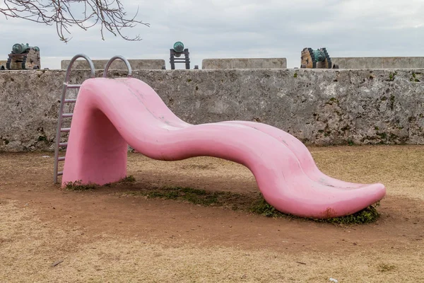 Parco Giochi Bambini Scivolo Forma Lingua Alla Fortezza Cabana Avana — Foto Stock