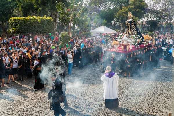 Antigua Guatemala Března 2016 Účastníci Průvodu Sobotu Černá Sobota Městě — Stock fotografie