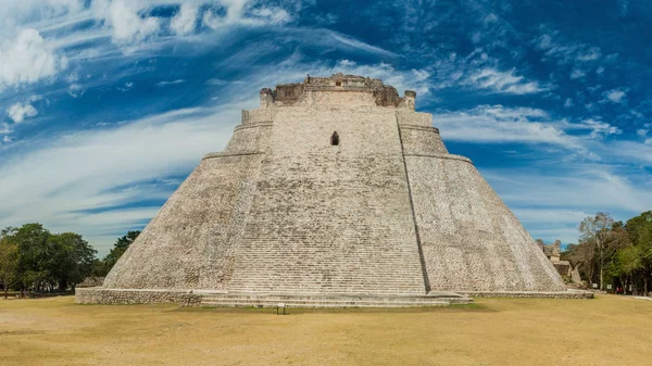 Antik Maya şehir Uxmal, Meksika sihirbaz (Piramide del adivino) Piramidi