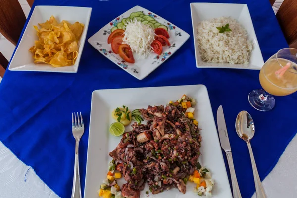 Jídlo Chobotnice Restauraci Obci Gibara Kuba — Stock fotografie