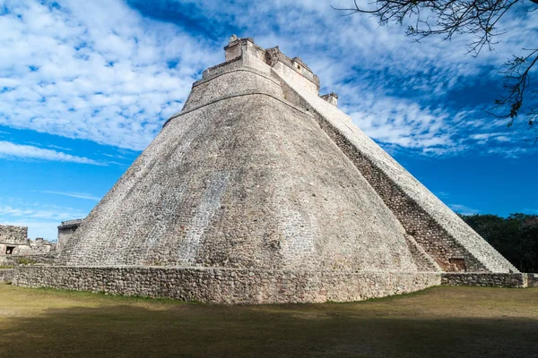 Antik Maya şehir Uxmal, Meksika sihirbaz (Piramide del adivino) Piramidi