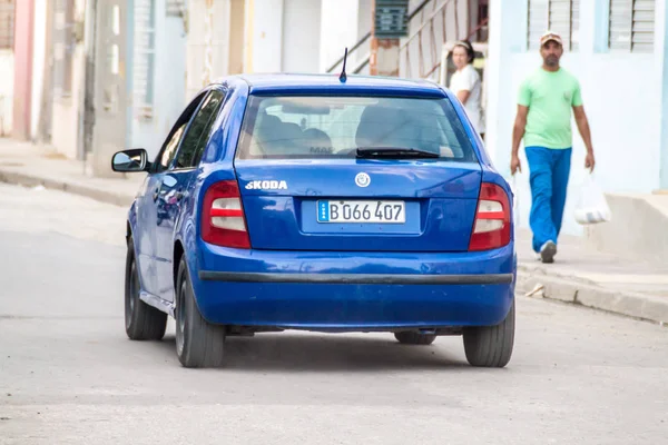 Las Tunas Kuba Jan 2016 Moderna Skoda Bil Gata Las — Stockfoto