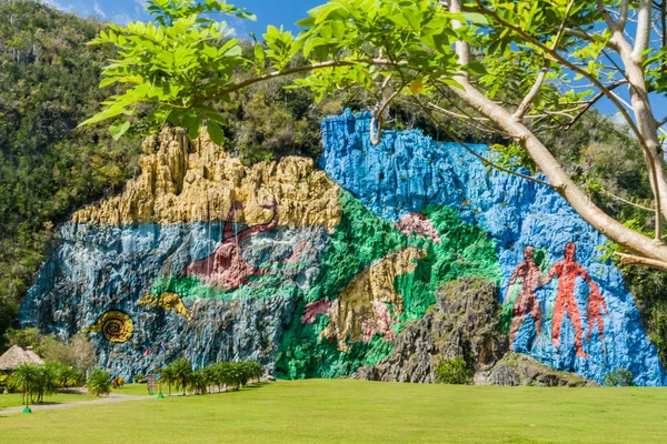 Mural Prehistoria Pintado Sobre Acantilado Valle Vinales Cuba — Foto de Stock