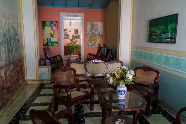 Trinidad, Küba - 8 Şubat 2016: İç Trinidad, Küba'da konut ev.