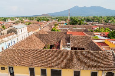 Çatılar Granada, Nikaragua. Mombacho volkan içinde belgili tanımlık geçmiş.