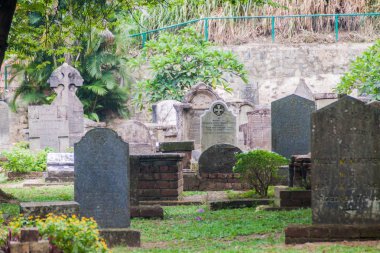 Kandy, Sri Lanka - 19 Temmuz 2016: İngiliz garnizonu mezarlığı Kandy, Sri Lanka