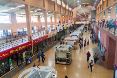 Panama City, Panama - 27 Mayıs 2016: Albrook otobüs terminali Panama City, iç.